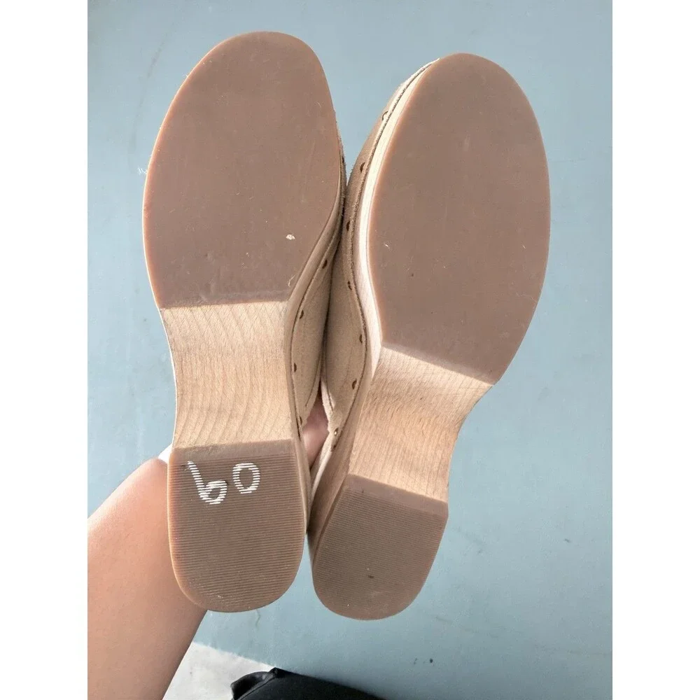 198. J. Crew Beige Leather Slip On Clogs‎ Shoes AQ674 Size 6.5 Brand New
